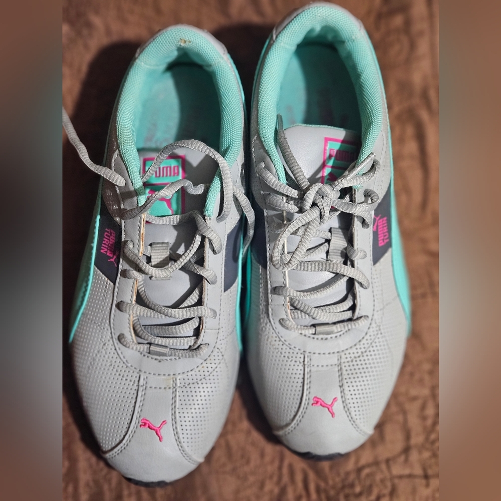 Puma Women's Gray and Pink Athletic Shoes